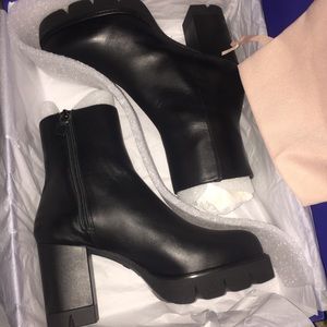 Stuart Weitzman Women's Block Heel Booties  NIB